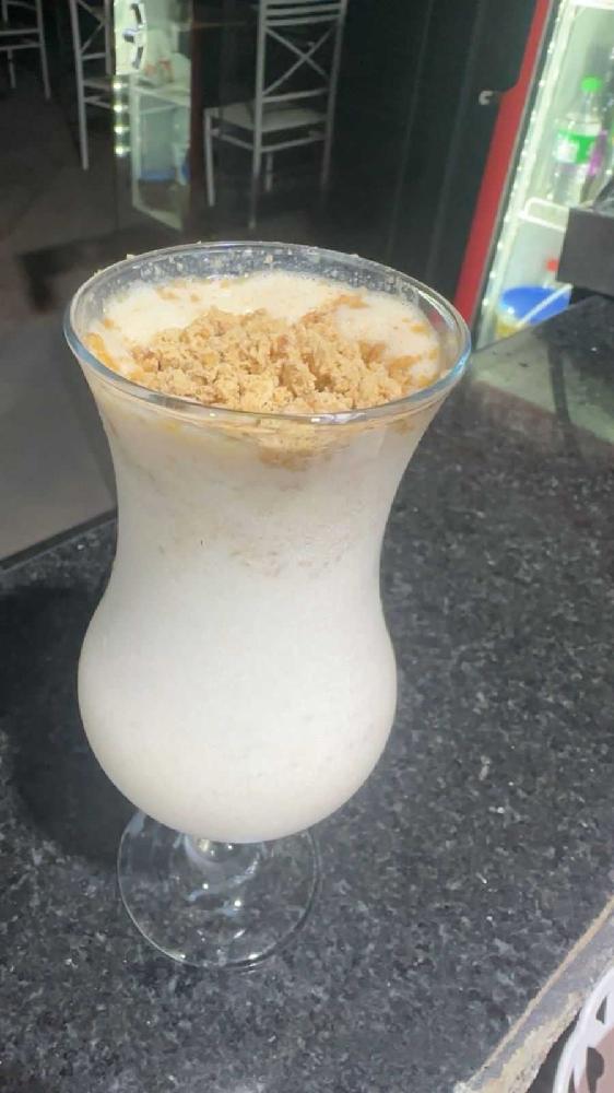 BATIDINHA-PACOQUITA-(-pacoquita,-leite-condensado,-creme-de-leite-e-vodka)