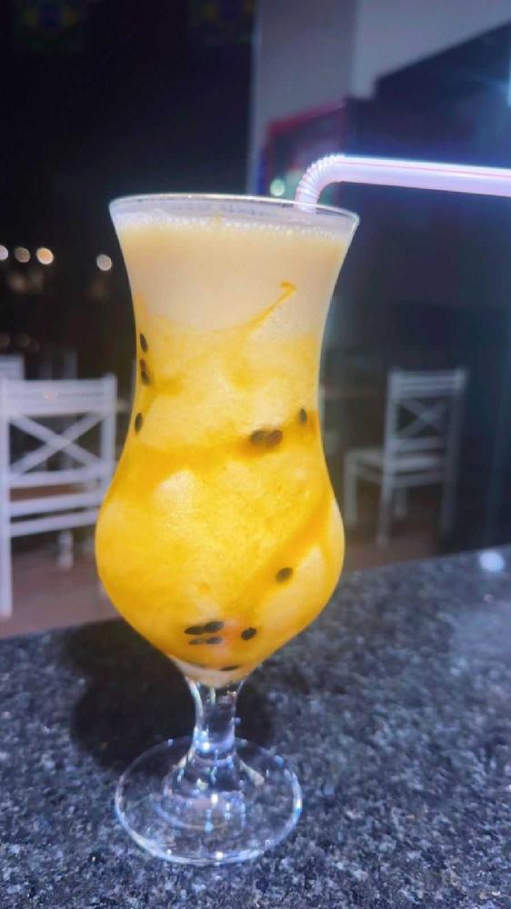 BATIDINHA-DE-MARACUJA-(-Polpa-de-maracuja,-leite-condensado,-gelo-e-vodka)